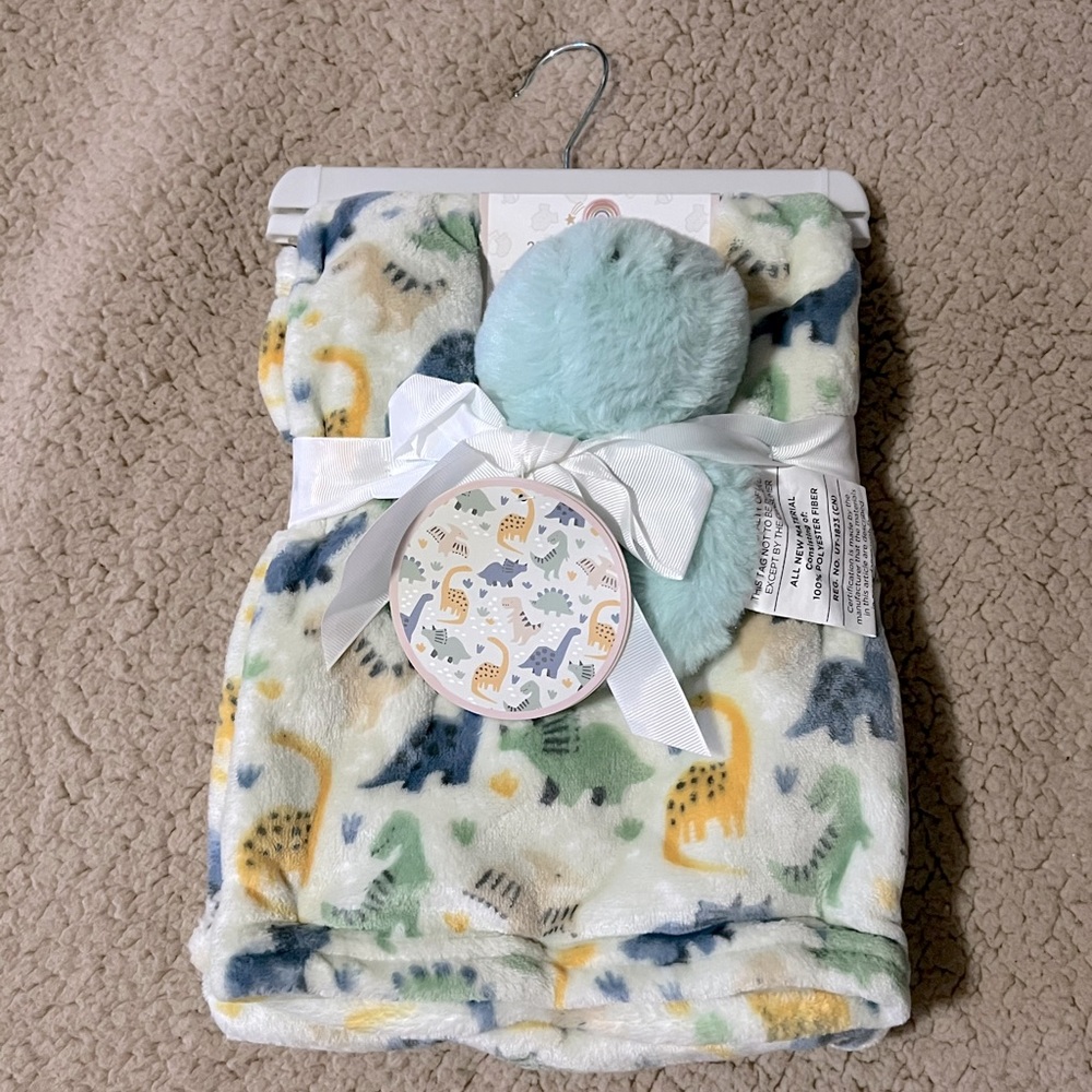 🤍New Soft Dinosaur Baby Blanket with Plush Rattle🤍